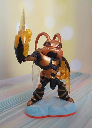 Фигурка персонажа swarm из серии видеоигр skylanders giants