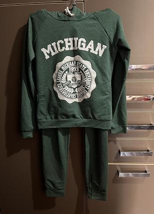 Спортивний костюм з карішоном michigan
