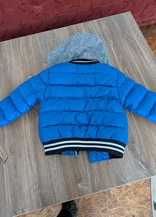 Продам демісезонну куртку для хлопчика.