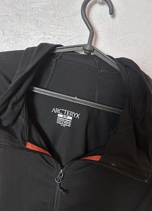 Жіноча водолазка arcteryx s
