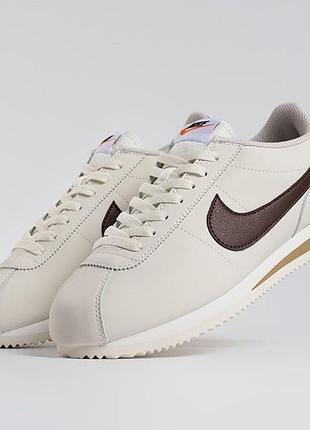 Стильные женские кроссовки nike cortez white brown
