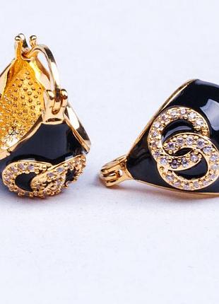 Черные женские серьги круглой формы