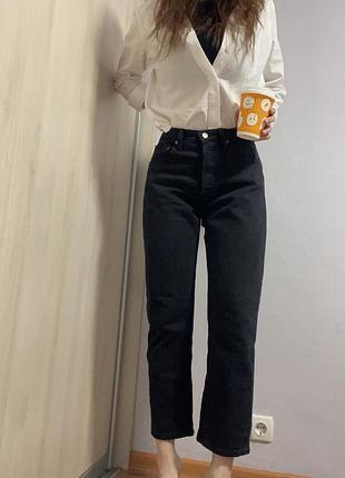 Жіночі джинси levi’s 501 чорного кольору
