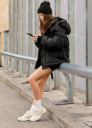 Куртка bershka чорного кольору з ременем