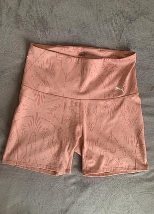 Жіночі спортивні велосипедки puma studio aop 5" short tight у ніжно-рожевому відтінку (rosette-heritage print)