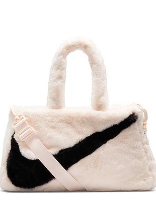 Спортивна сумка-тоут зі штучного хутра nike sportswear faux fur tote 10l guava ice