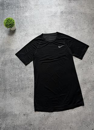Чоловіча футболка nike pro training t shirt