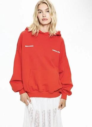 Худі pull & bear «legacy item» червоне, розмір s вільний крій