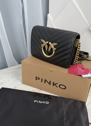 Невероятная сумка черная pinko, стильная модель с фирменной застежкой love click