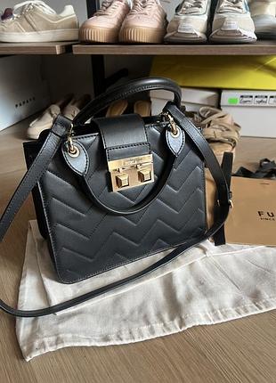 Продам оригінальну шкіряну сумку furla