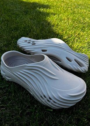 Чоловічі крокси сабо унісекс echo wave clog almond урокси сабо crocs echo wave clog almond