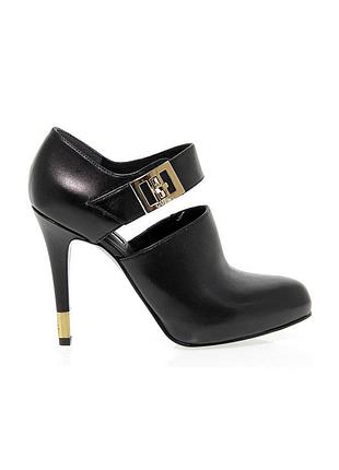 Шикарні шкіряні туфлі guess