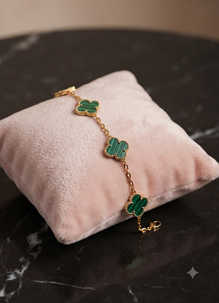 Изысканный браслет в стиле van cleef с зеленым клевером (конюшиной)