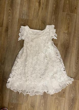 Кружевное платье