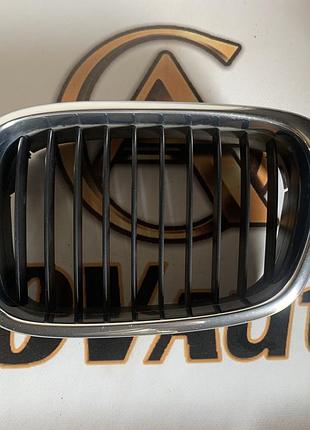 Решетка радиатора/ ноздря bmw e39 левая 2497262 8184532.9