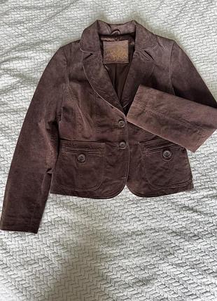 Замшевый пиджак жакет new look vintage edition натуральная замша шоколадный цвет, куртка