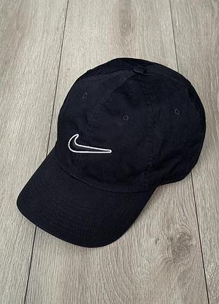 Чорна кепка nike nsw