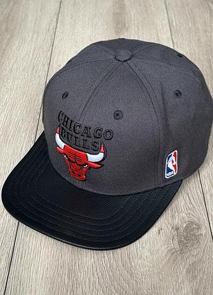 Кепка снепбек adidas nba chicago bulls