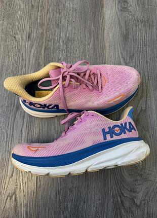 Кроссовки hoka
