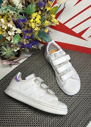 Оригінальні кросівки adidas