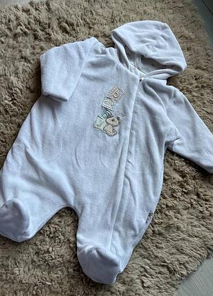 Теплий велюровий комбінезон mothercare з капюшоном та закритими ніжками.