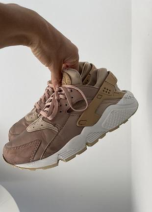 Кросівки жіночі від nike air, розово пудрово кольору, розмір устілки 24,5.