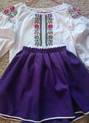 Вишита сорочка із спідницею.