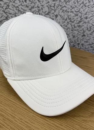 Nike кепка з великим прорезиненим логотипом