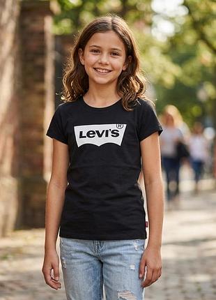 Футболкою levi's the perfect tee, 12-14років виготовленою зі 100% бавовни