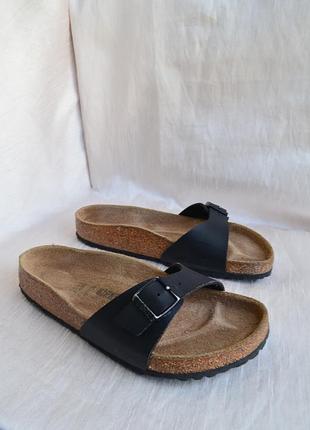 Шльопанці birkenstock  madrid чороного кольору 38 розміру на устілку 24,5 см