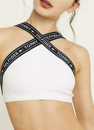 Белый топ Tommy hilfiger с надписями на резинке