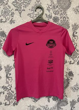 Жіноча спортивна футболка, nike, зауважень немає, m