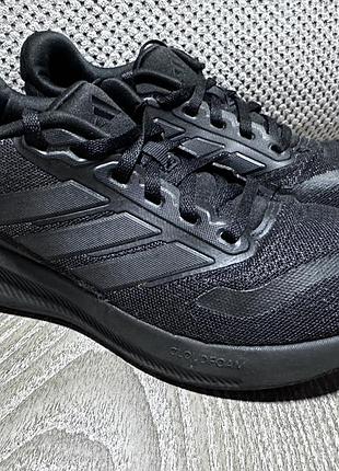 Оригінальні кросівки adidas чорного кольору кросівки на хлопчика eur 35,5