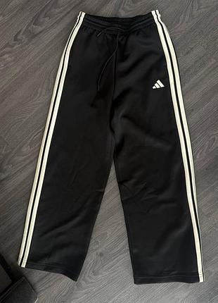 Штани adidas широкі