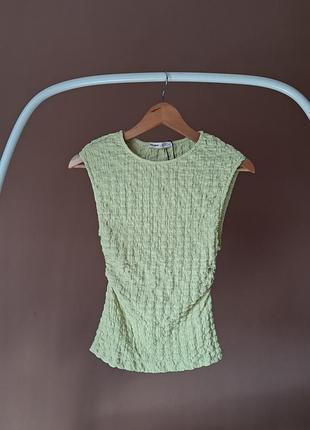 Женская майка топ с открытой спинкой салатовая pull and bear
