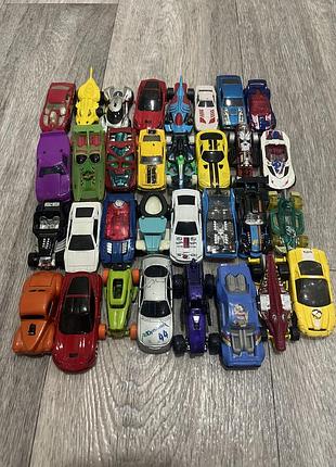 Машинки hot wheels 32 шт