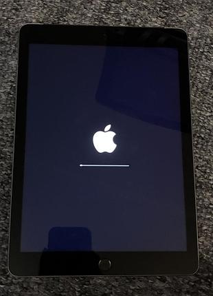 Ipad 5 (2017) 32gb space gray - під замену батареї
