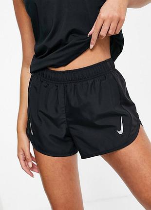 Спортивні шорти,бігові шорти nike