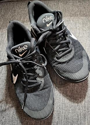 Кроссовки от nike