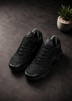 Мужские кроссовки nike air max plus "triple black