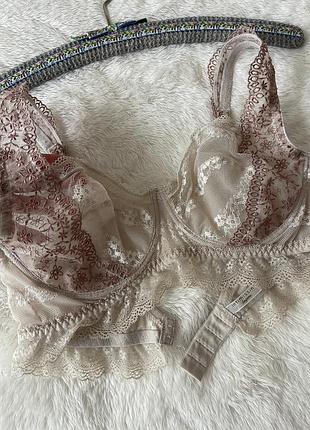 Вишуканий бюстгальтер балконет від бренду intimissimi
