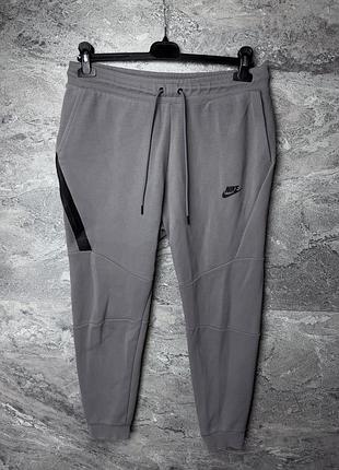 Спортивні штани nike tech