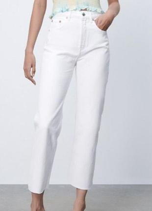 Новые белые джинсы прямого кроя zara с необработанным краем