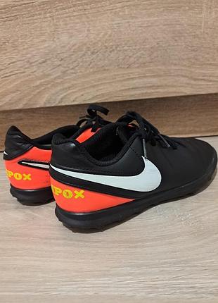Дитячі футбольні сороконіжки nike tiempo.