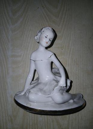 Балерина скульптура