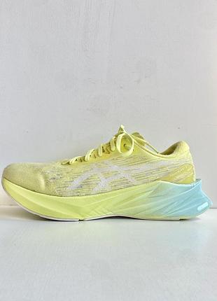 Чоловічі бігові кросівки asics novablast 3 43.5