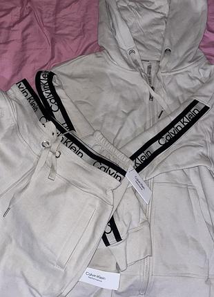 Костюм calvin klein