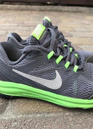 Кросівки nike 18,7 см устілка