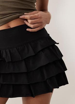 Нова ярусна мініспідниця asos з рюшами / чорна спідниця-волан розмір xs-s (uk 8)