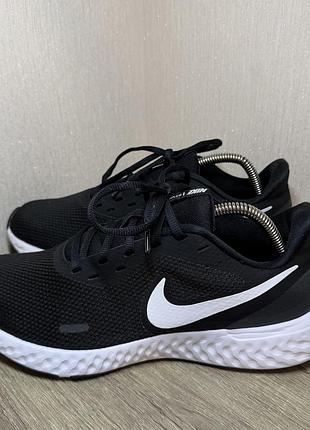 Кросівки nike revolution 5